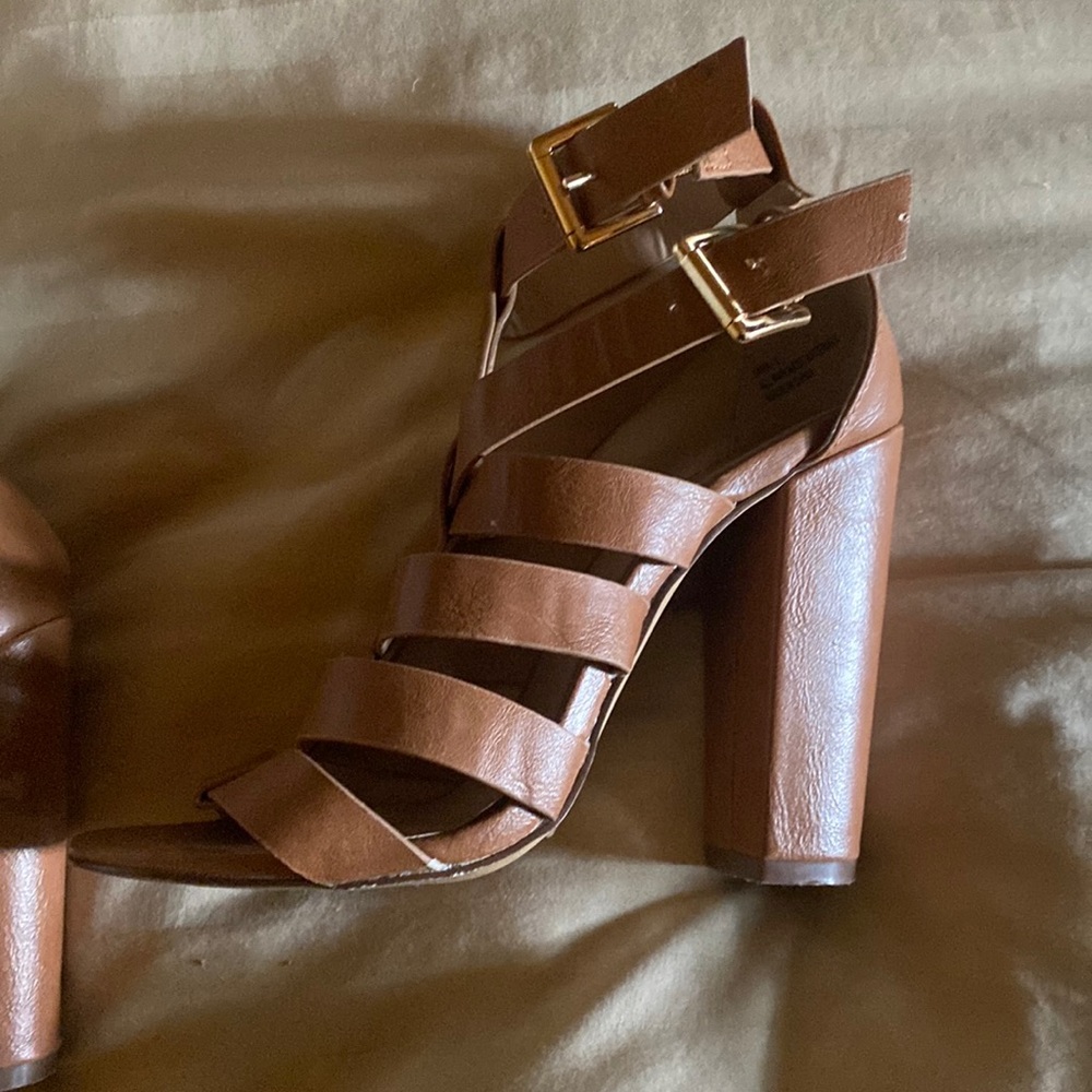 Sandles with heels